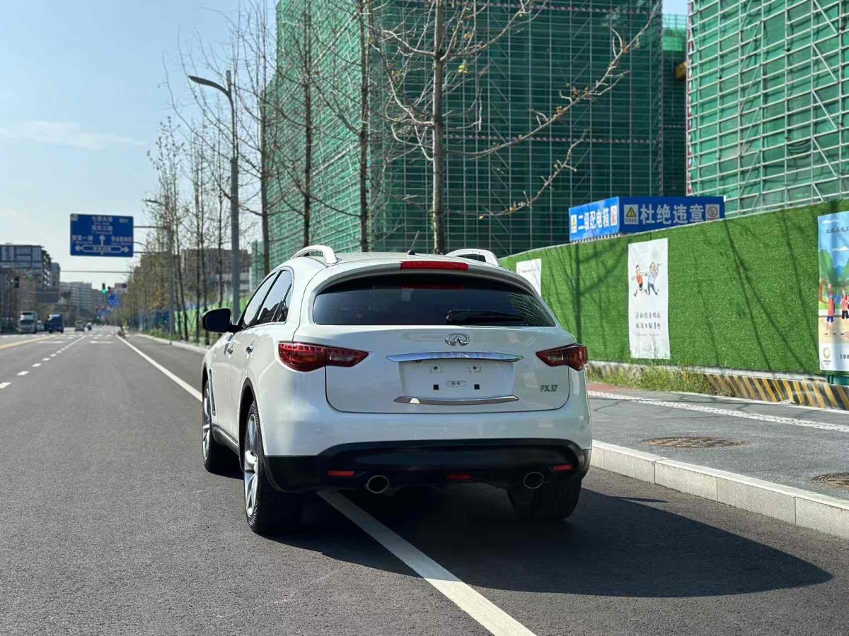 英菲尼迪 QX70  2013款 3.7L 超越版圖片