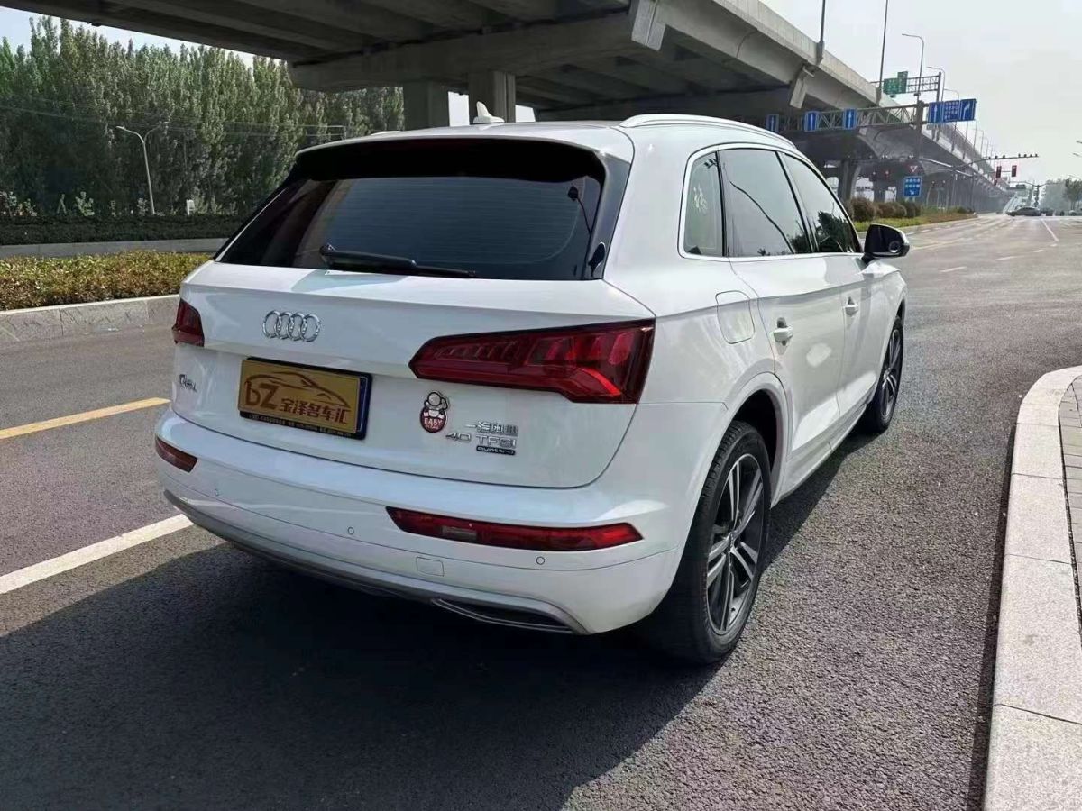 奥迪 Sport 奥迪RS Q8  2021款 RS Q8 4.0T图片