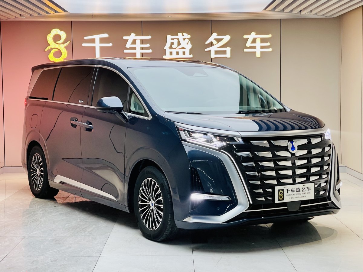 騰勢 騰勢D9  2022款 DM-i 970 四驅(qū)尊榮型圖片
