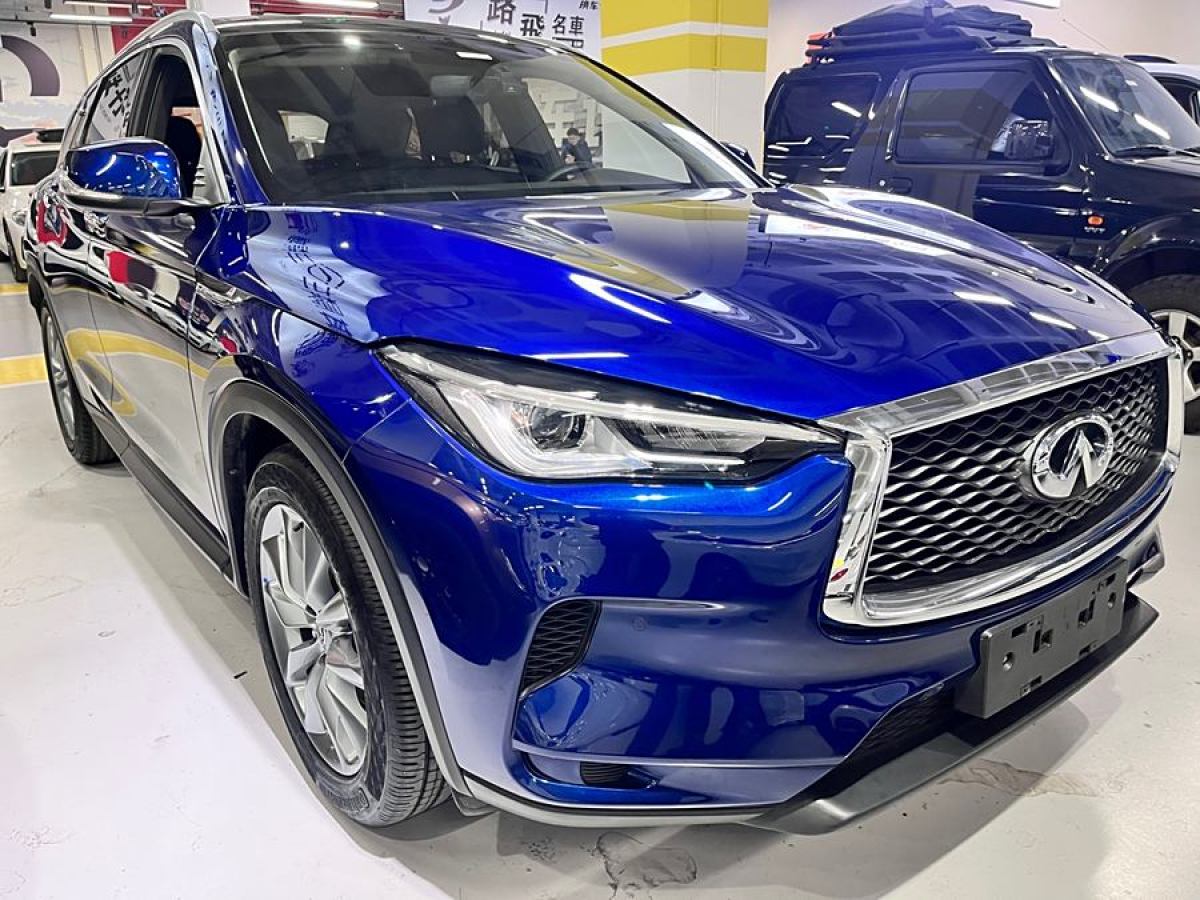 英菲尼迪 QX50  2020款 改款 2.0T 兩驅(qū)時(shí)尚版圖片