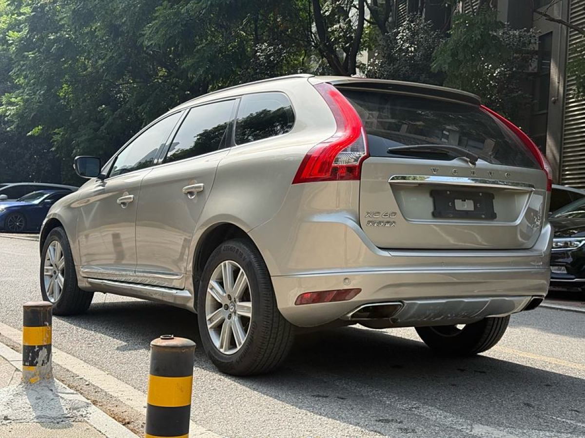 沃爾沃 XC60  2016款 T5 智進(jìn)版圖片