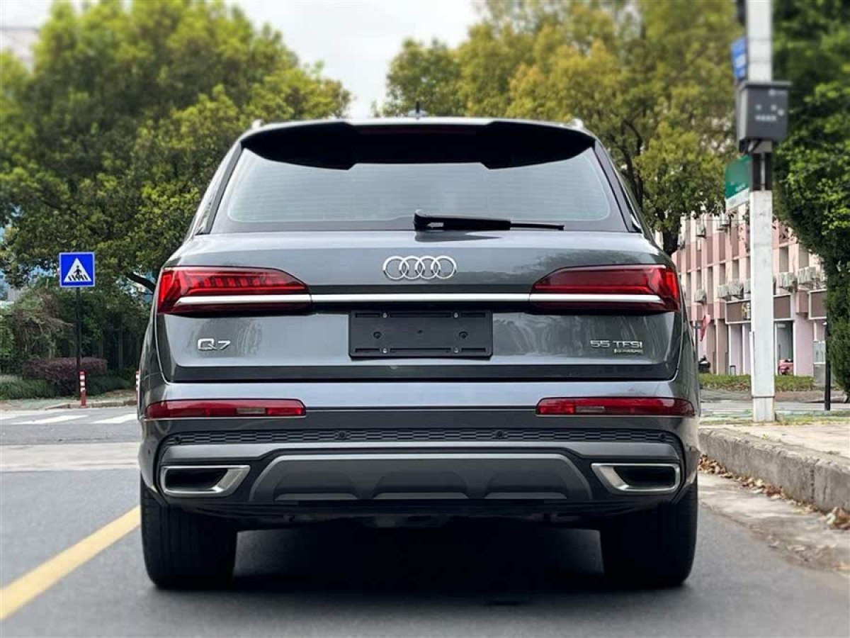 奧迪 奧迪Q7  2023款 55 TFSI quattro S line運(yùn)動型圖片