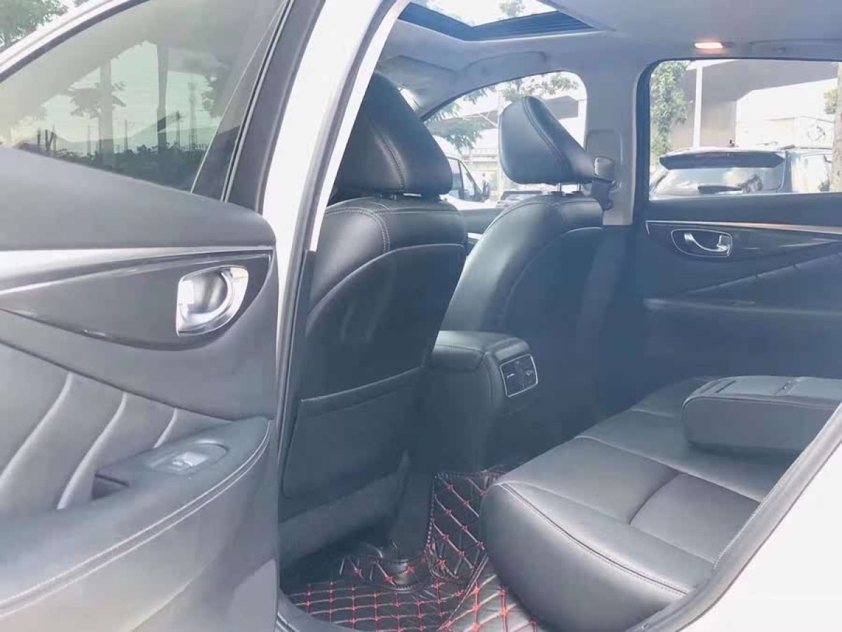 英菲尼迪 Q50L  2016款 2.0T 悅享版圖片