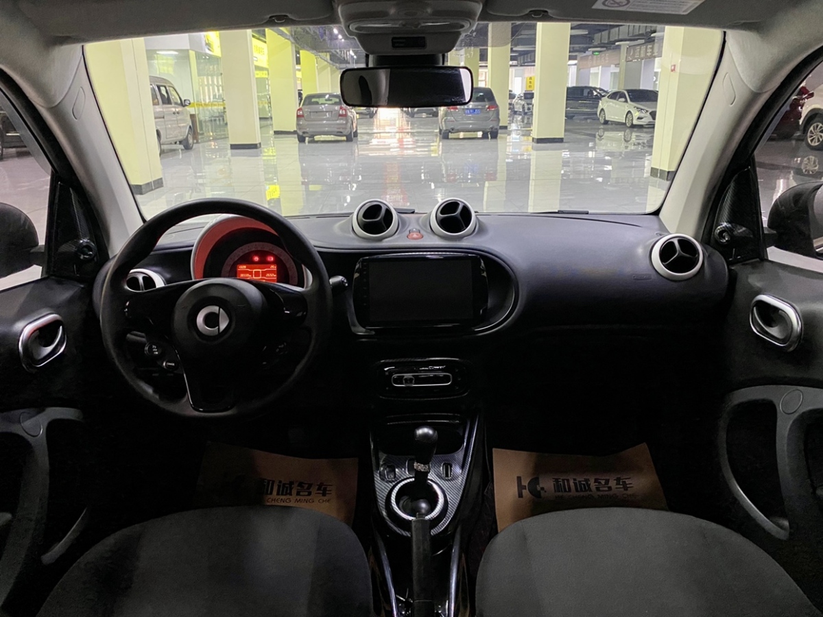 2016年12月smart fortwo  2015款 1.0L 52千瓦硬頂靈動(dòng)版