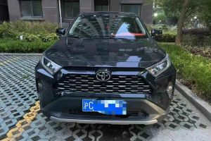 RAV4榮放 豐田 2.0L CVT四驅(qū)風(fēng)尚版