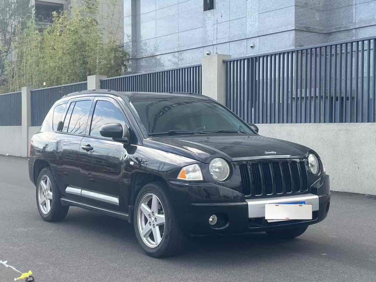 Jeep 指南者  2010款 2.4L 四驅(qū)世界杯特別版圖片