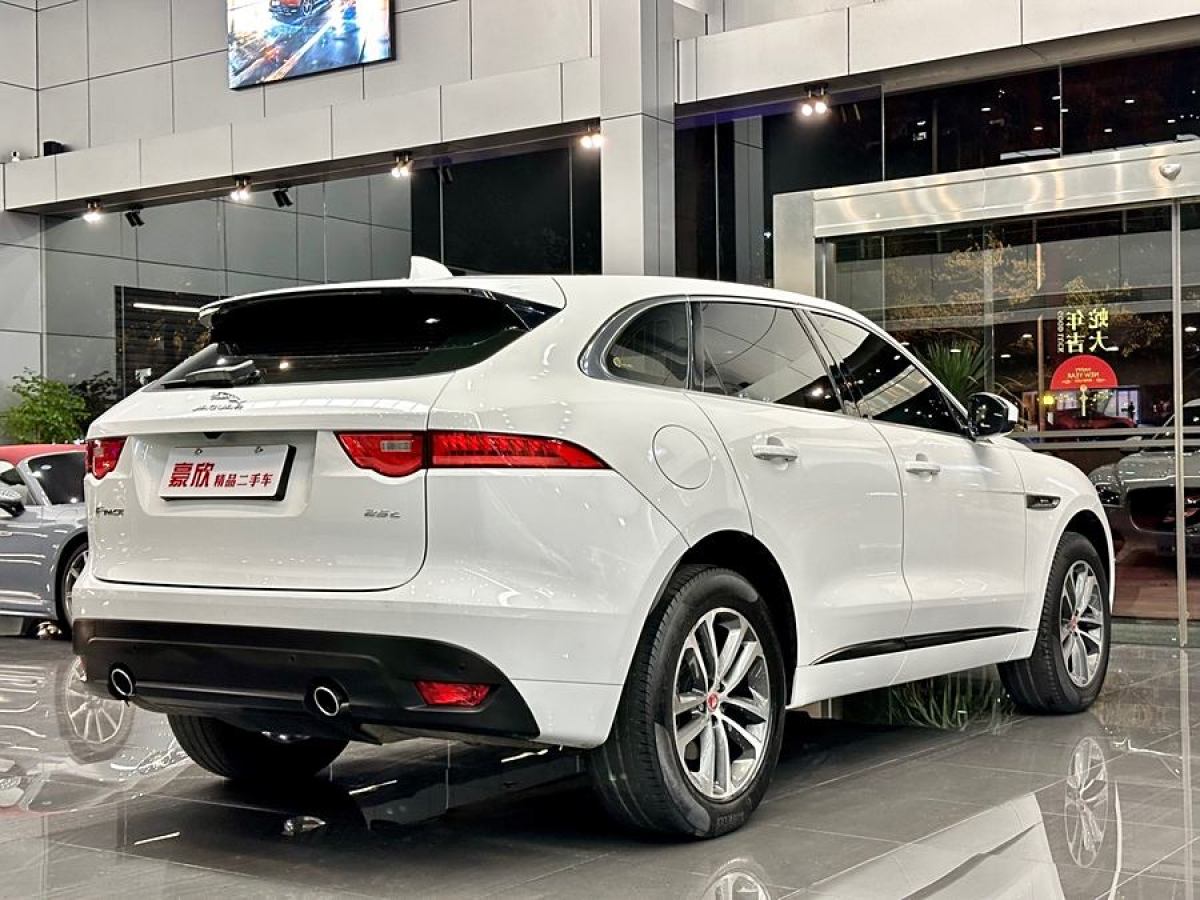 捷豹 F-PACE  2016款 2.0T 兩驅(qū)R-Sport運動版圖片