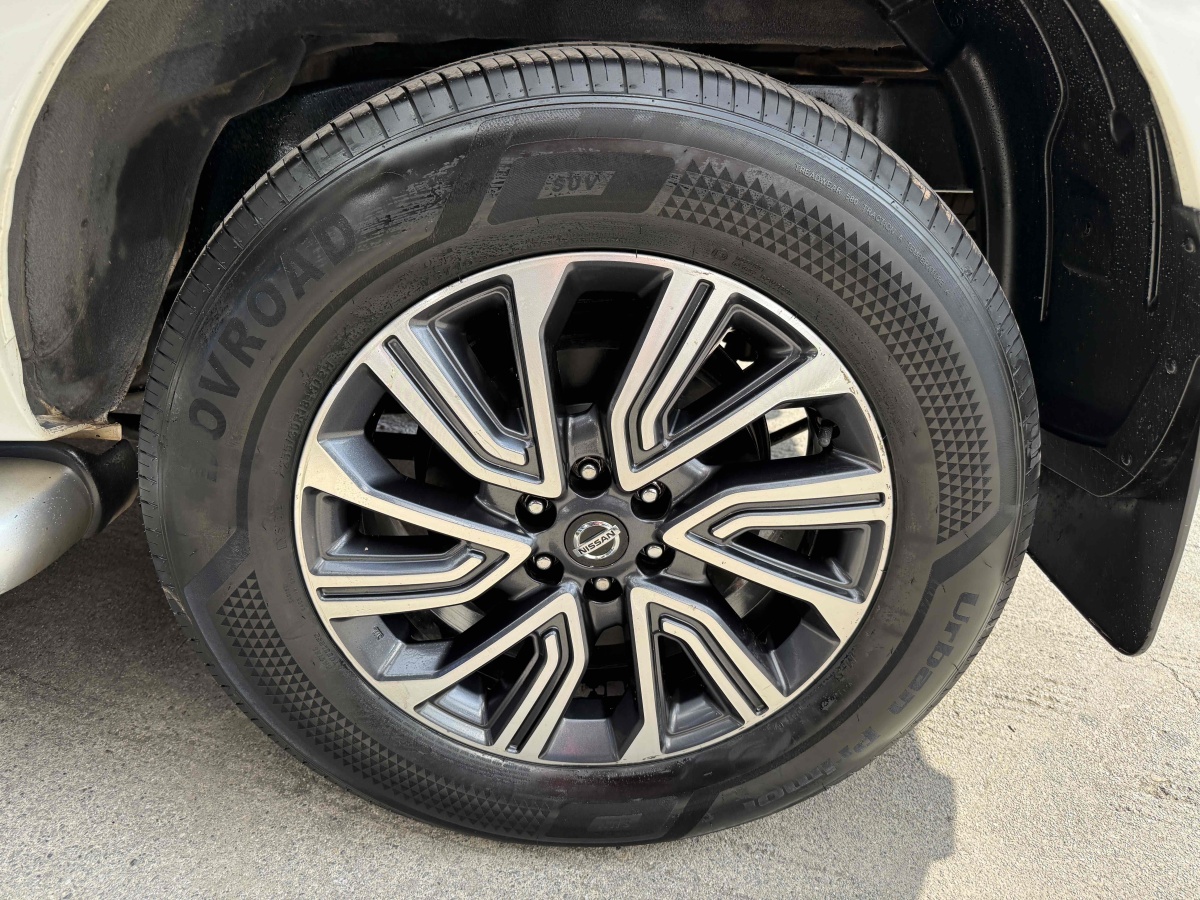 日產(chǎn) 途達  2020款 2.5L 自動四驅(qū)豪華版圖片