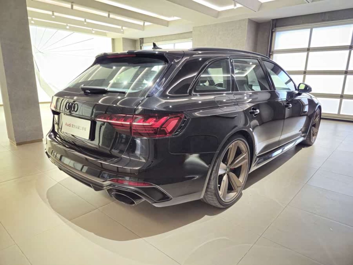 奧迪 奧迪RS 4  2023款 RS4 Avant 暗金版圖片