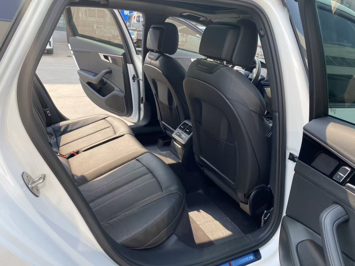 奧迪 奧迪A4L  2024款 40 TFSI 豪華動感型圖片