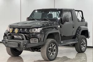 BJ40 北京 2.0T 自動(dòng)四驅(qū)致敬2020版?zhèn)b客型