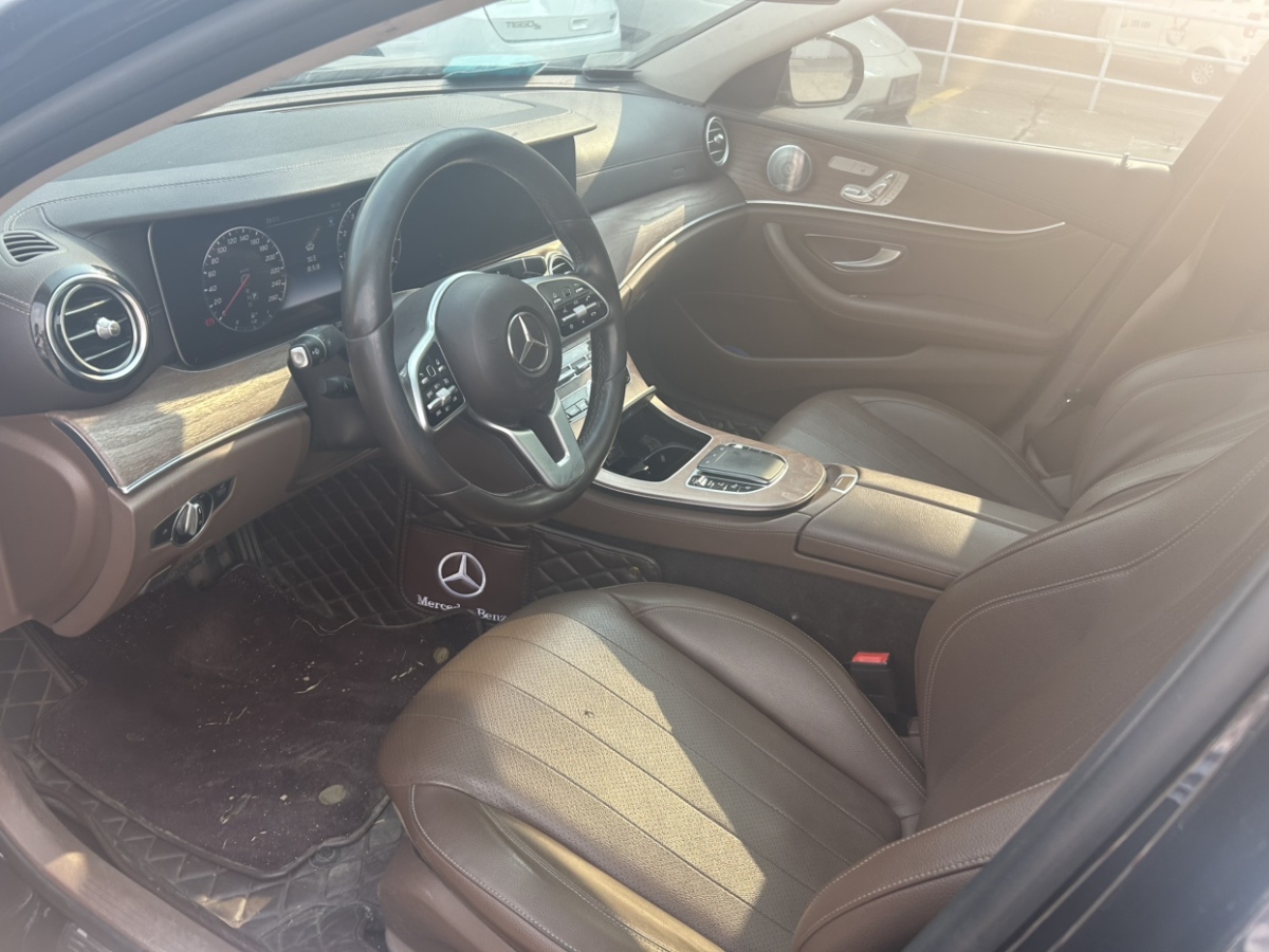 奔馳 奔馳E級  2019款 改款 E 300 L 豪華型圖片