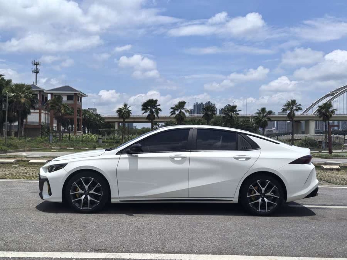 廣汽傳祺 影豹  2021款 270T 影豹J15版圖片