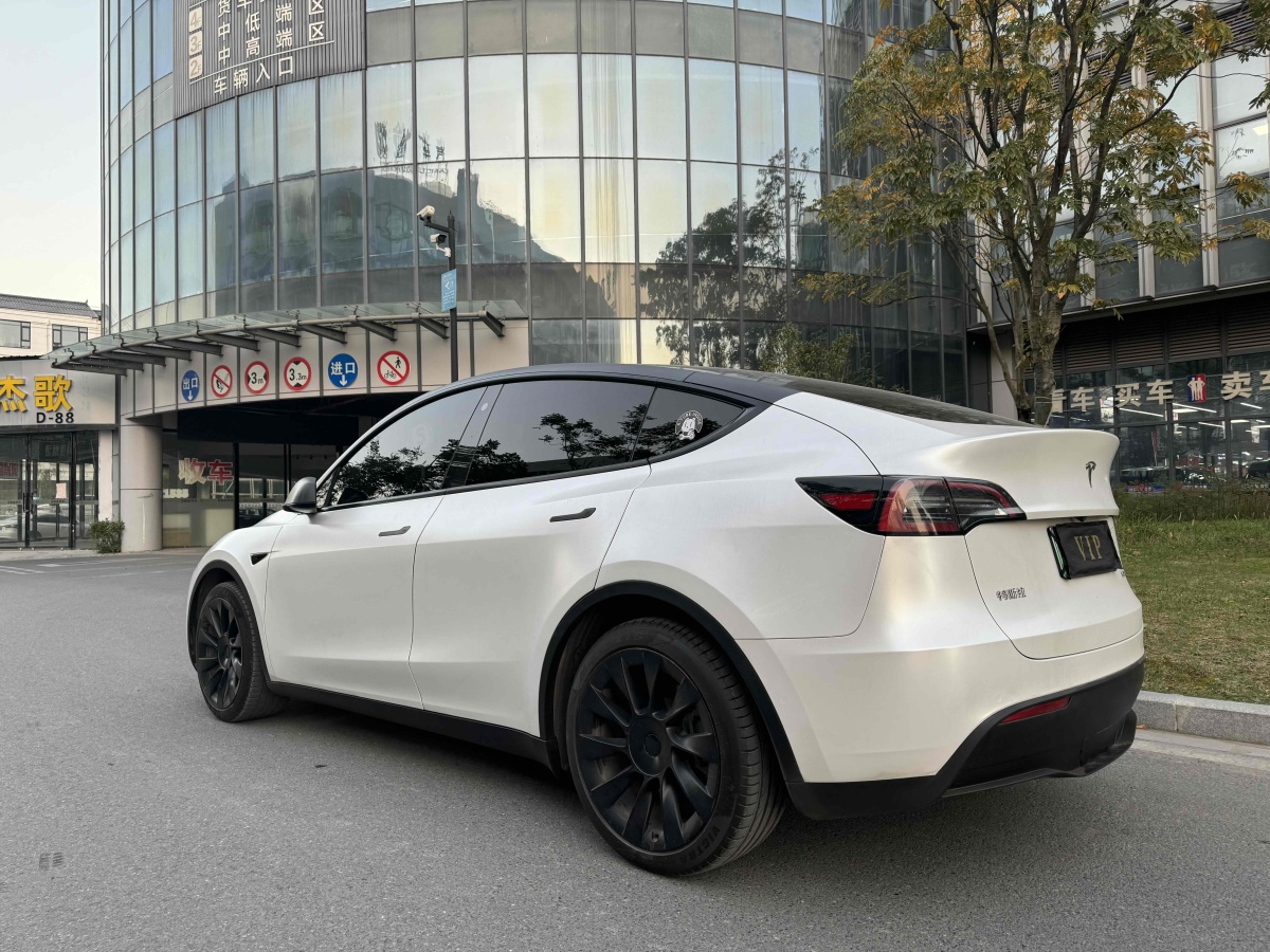 特斯拉 Model 3  2021款 改款 標(biāo)準(zhǔn)續(xù)航后驅(qū)升級版圖片