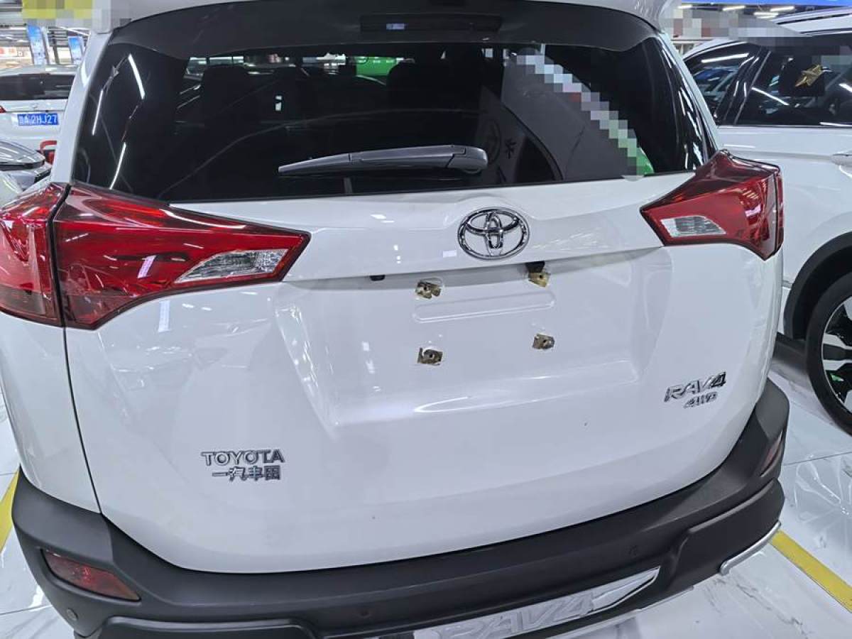 2015年11月豐田 RAV4榮放  2015款 2.5L 自動四驅(qū)精英版