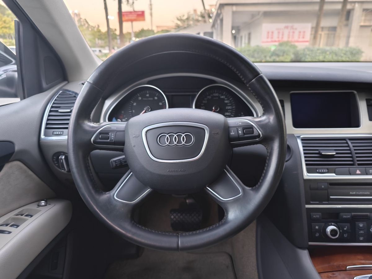 奧迪 奧迪Q7  2013款 35 TFSI 進(jìn)取型圖片