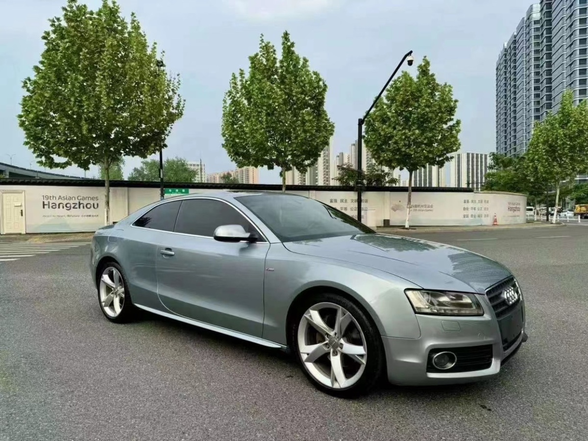 2010年10月奧迪 奧迪A5  2010款 2.0TFSI Coupe