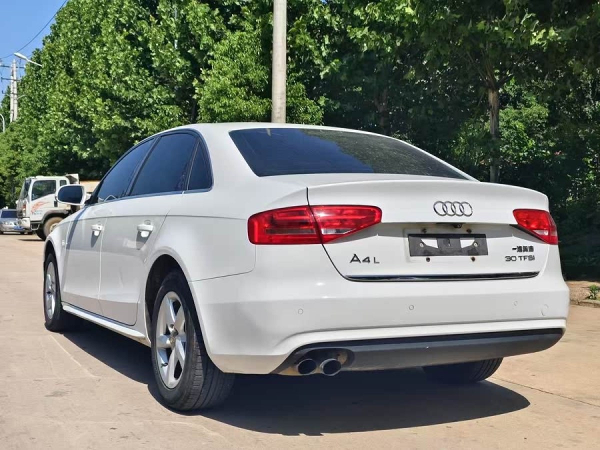 奧迪 奧迪A4L  2013款 30 TFSI 手動(dòng)舒適型圖片