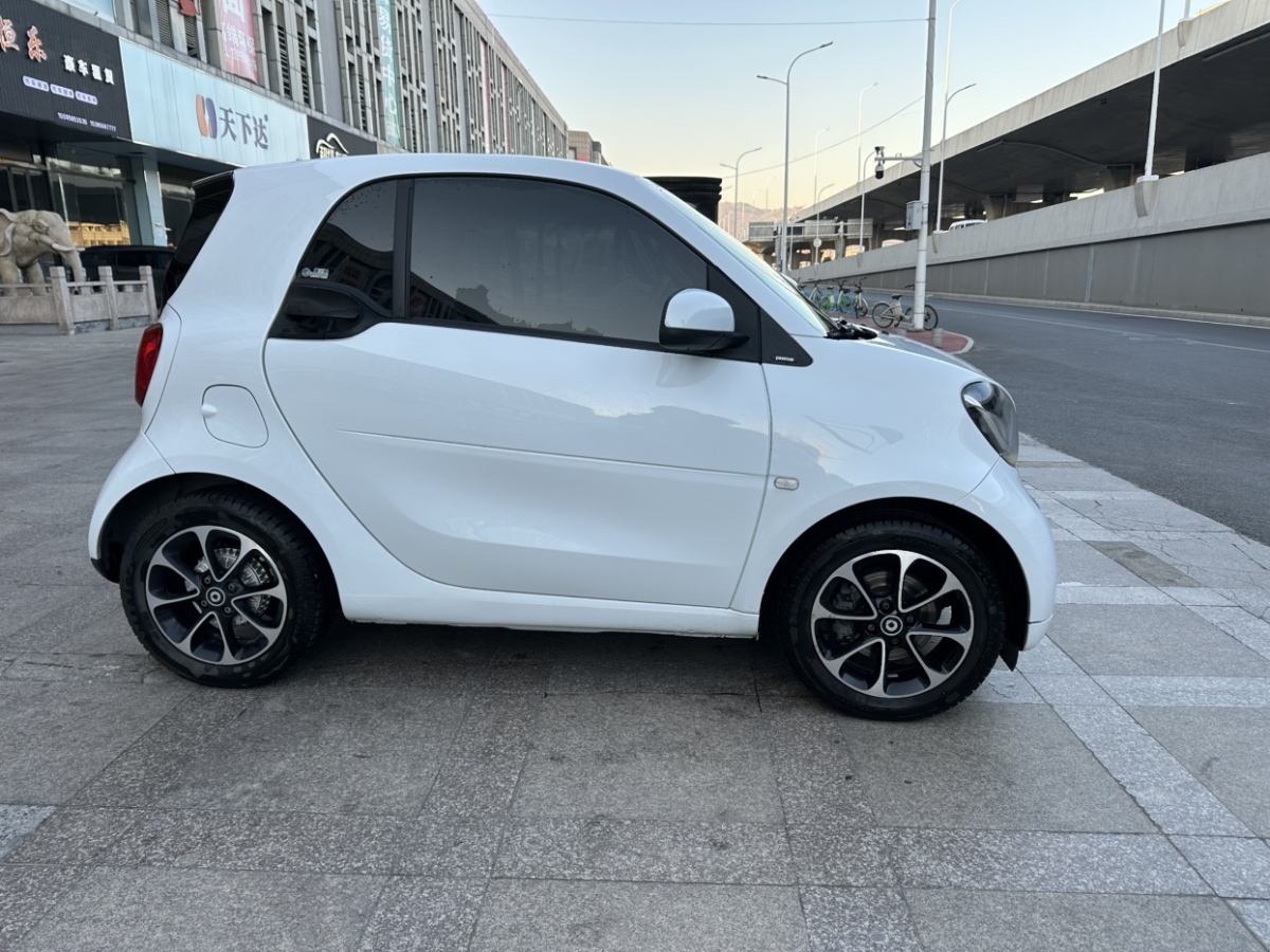 smart fortwo  2017款 1.0L 52千瓦魅藍特別版圖片