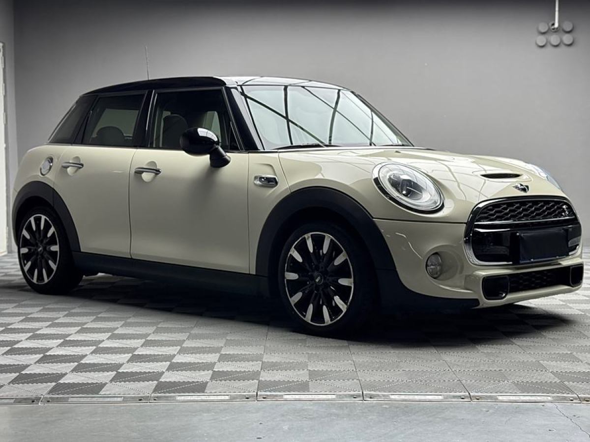 MINI MINI  2015款 2.0T COOPER S 五門版圖片