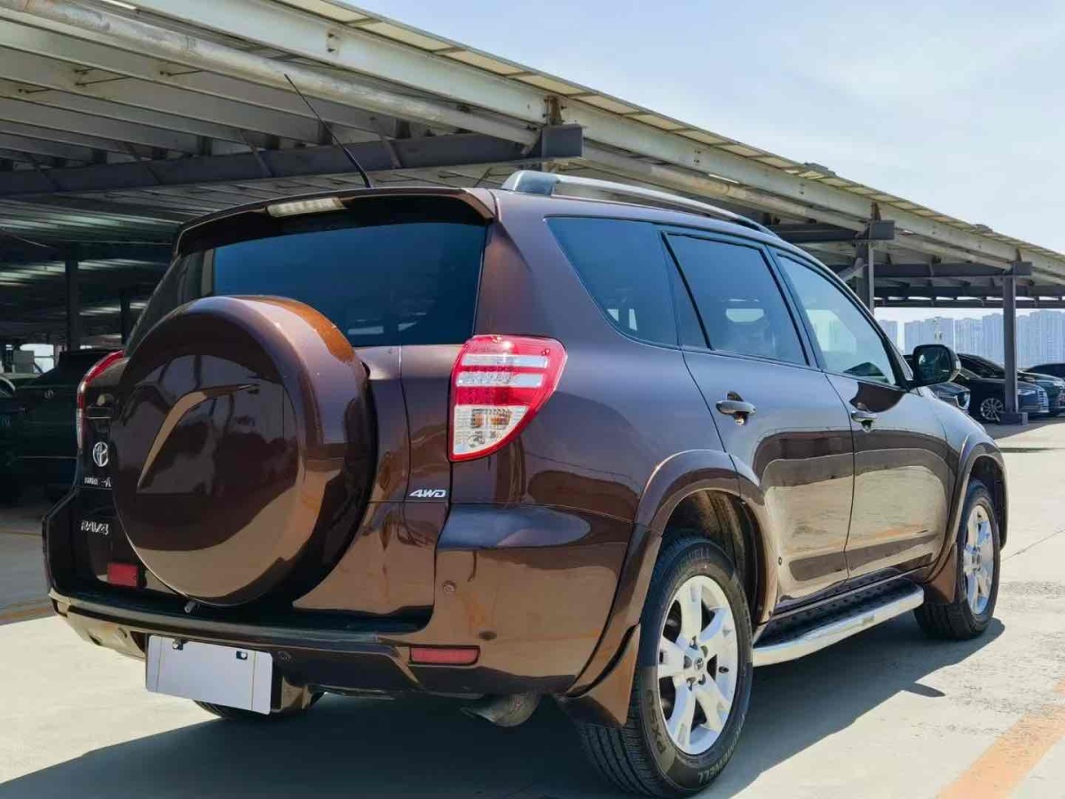 豐田 RAV4榮放  2011款 2.4L 自動四驅(qū)豪華版圖片