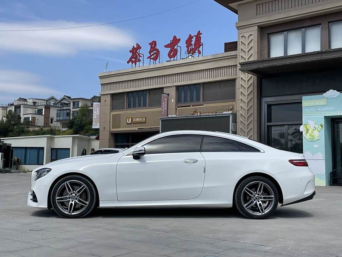 奔馳 奔馳E級(jí)  2019款 E 200 4MATIC 轎跑車圖片