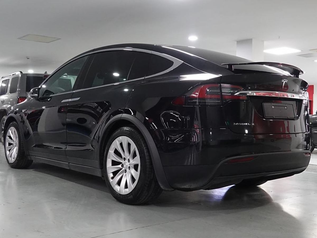 特斯拉 Model X  2016款 Model X 75D圖片