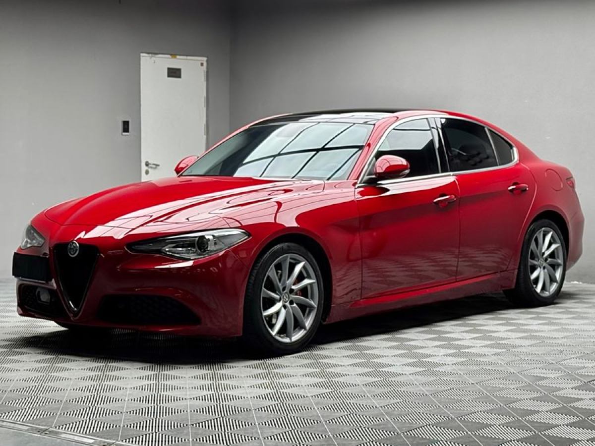 阿爾法·羅密歐 Giulia  2017款 2.0T 200HP 豪華版圖片