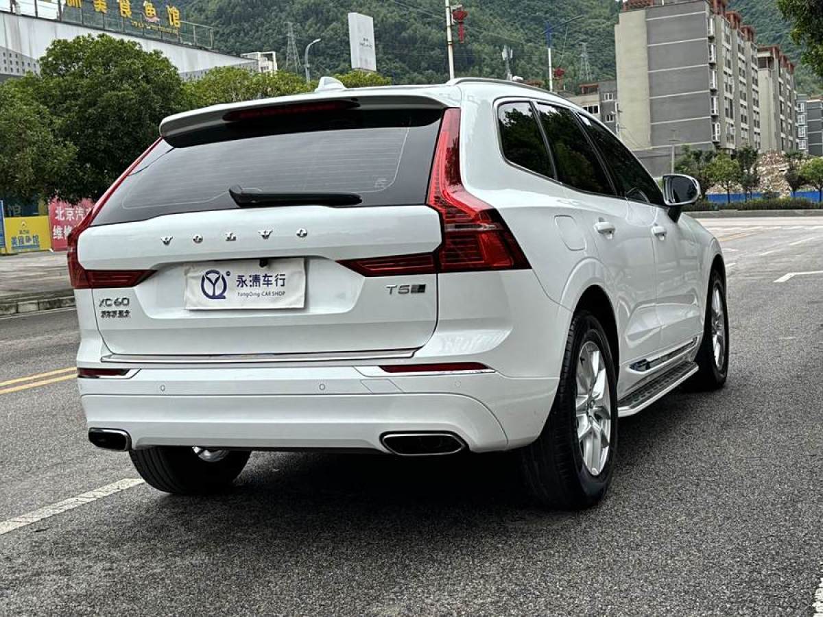 2020年5月沃爾沃 XC60  2021款 T5 四驅(qū)智逸運動版