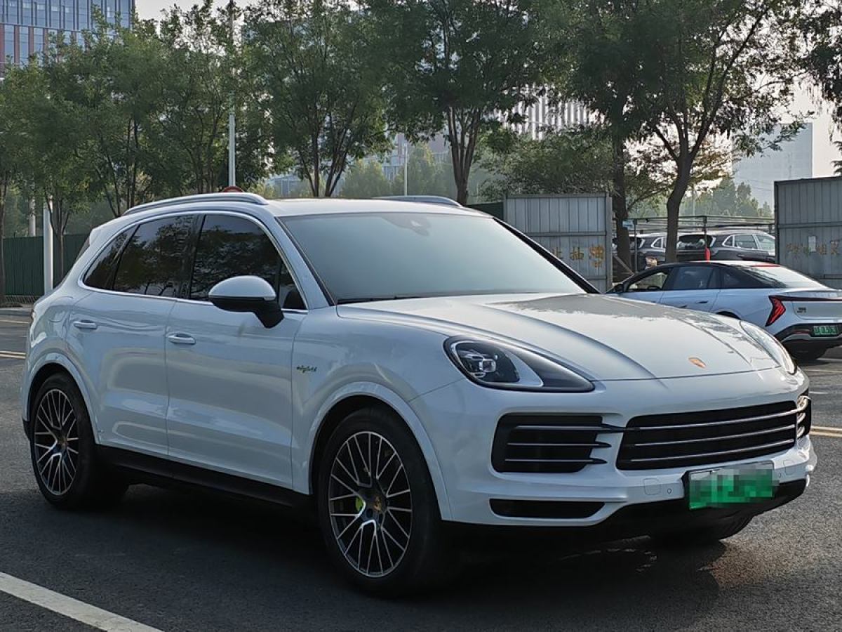 保時(shí)捷 Cayenne新能源  2022款 Cayenne E-Hybrid 2.0T 鉑金版圖片