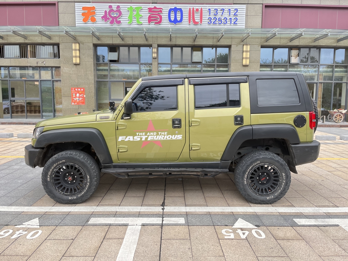 2018年5月北京 BJ40  2017款 40L 2.3T 自动四驱环塔冠军版