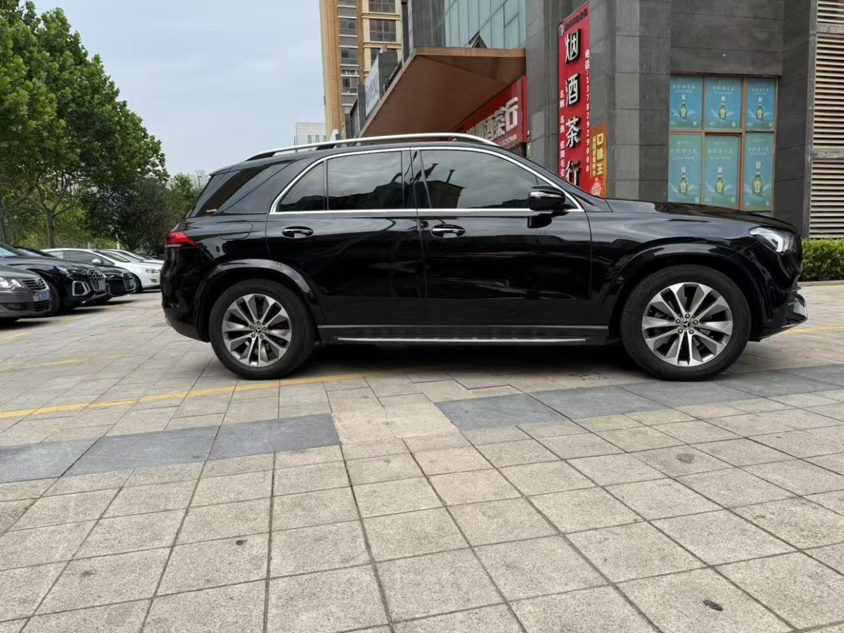 奔馳 奔馳GLE  2022款 GLE 350 4MATIC 時(shí)尚型圖片