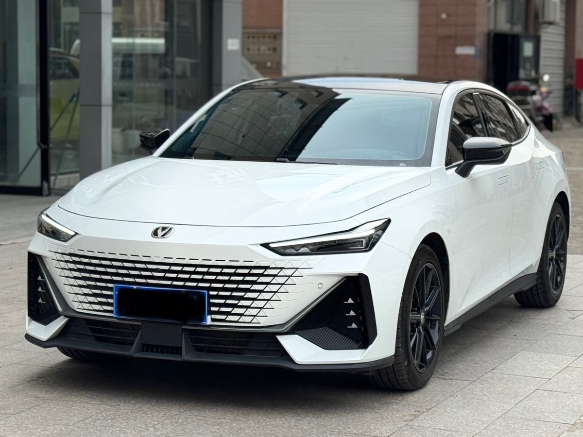 長安 長安UNI-V  2022款 1.5T 尊貴型圖片