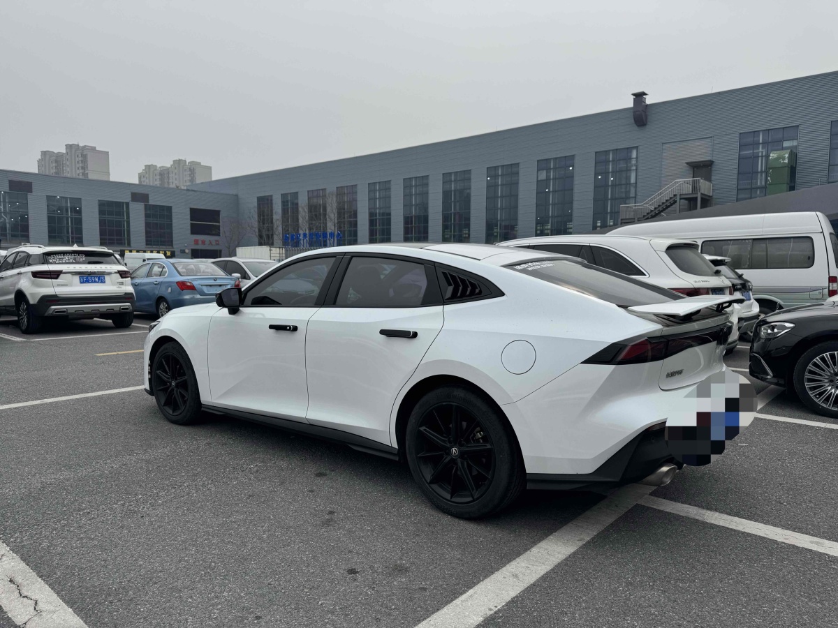 長(zhǎng)安 長(zhǎng)安UNI-V  2022款 1.5T 尊貴型圖片