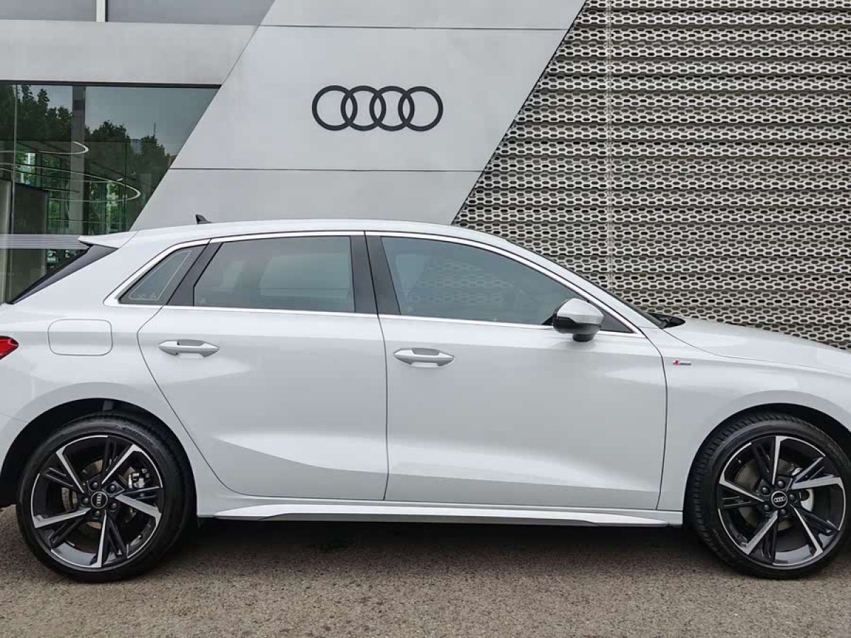 奧迪 奧迪A3  2023款 改款 Sportback 35 TFSI 時尚運動型圖片