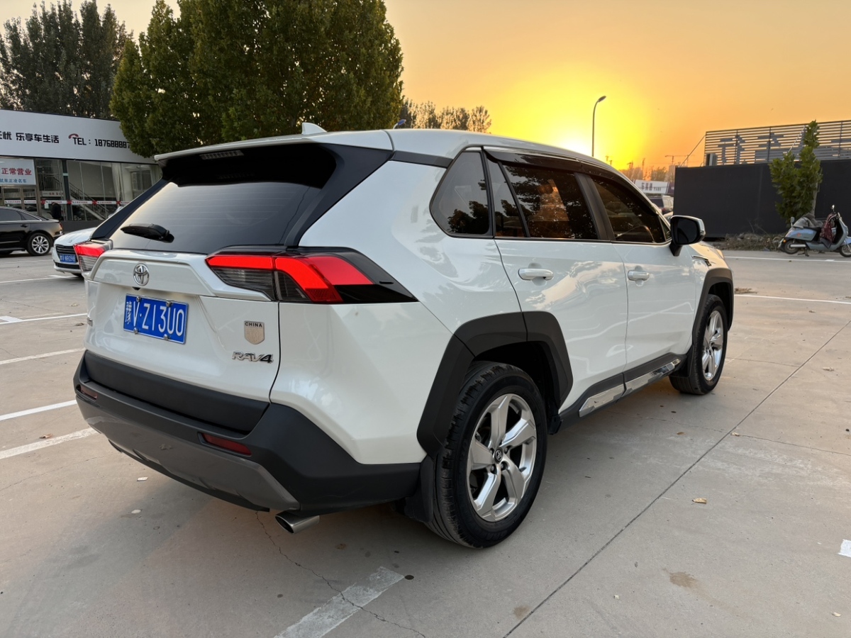 豐田 RAV4榮放  2020款 2.0L CVT兩驅(qū)風(fēng)尚版圖片