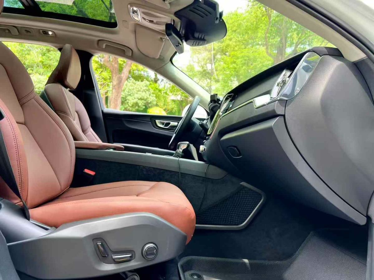 沃爾沃 XC60  2019款 T4 智逸版圖片