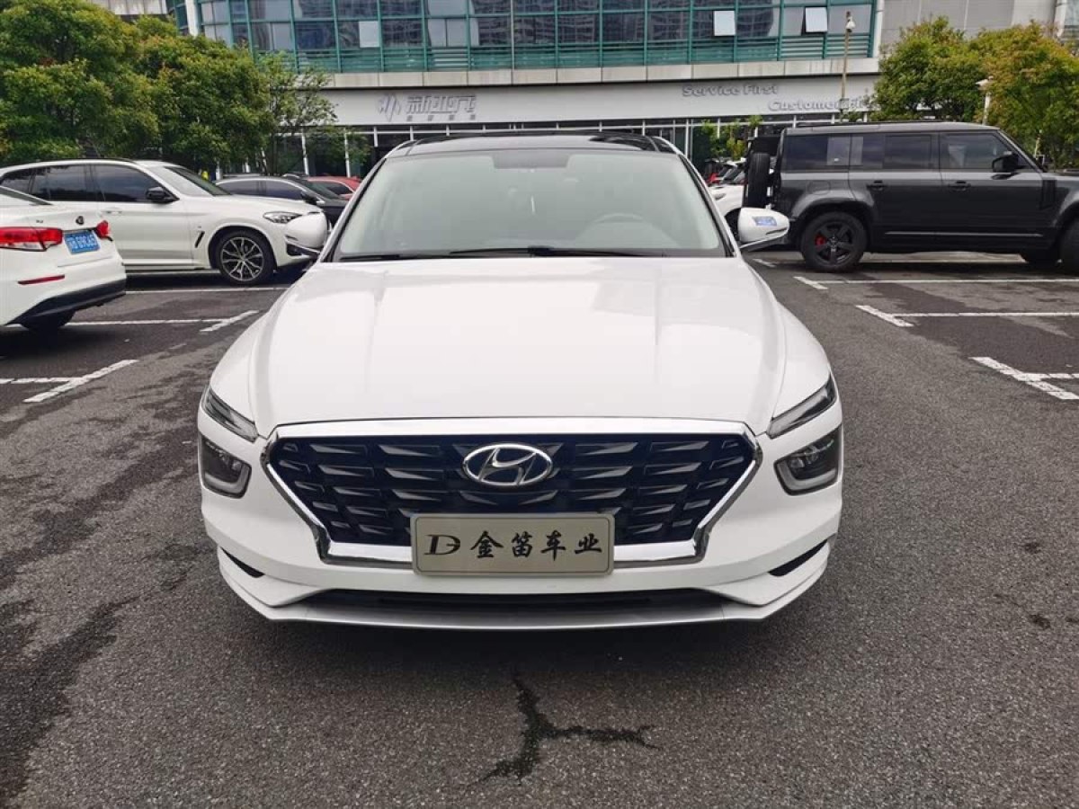 現(xiàn)代 名圖  2021款 1.8L CVT精英版GLX圖片