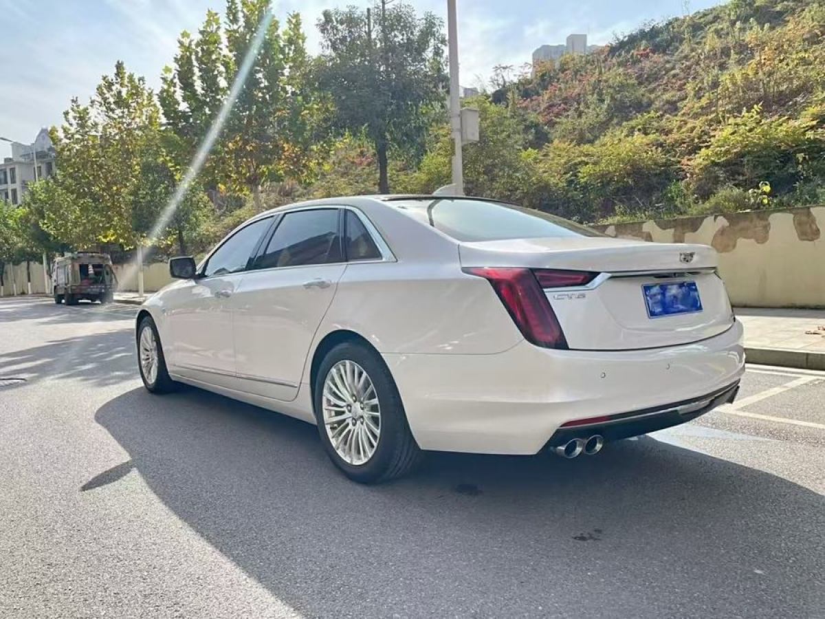 凱迪拉克 CT6  2019款 28T 時(shí)尚型圖片