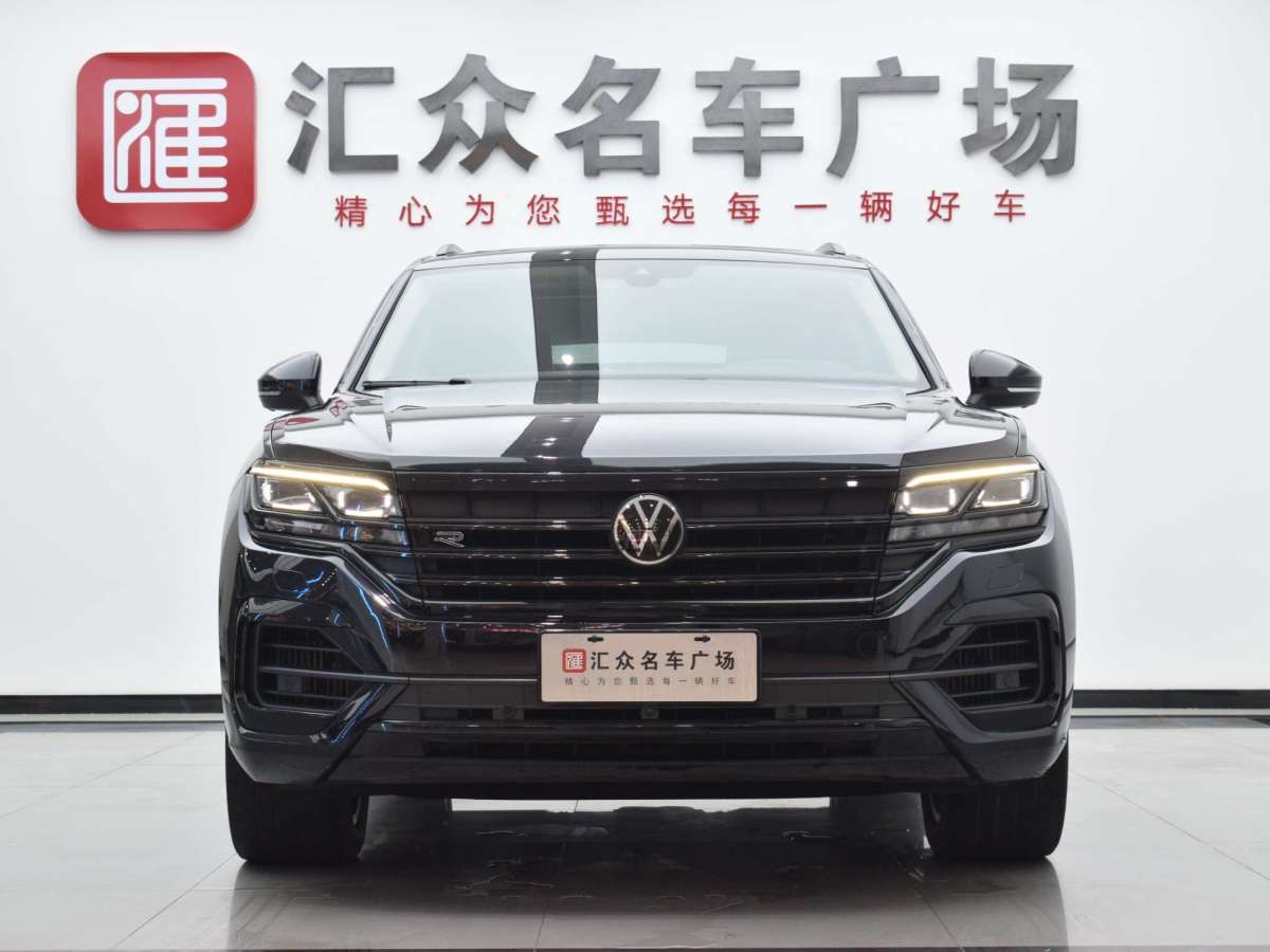 2023年7月大眾 途銳  2022款 3.0TSI 銳享版 曜黑運(yùn)動(dòng)套裝