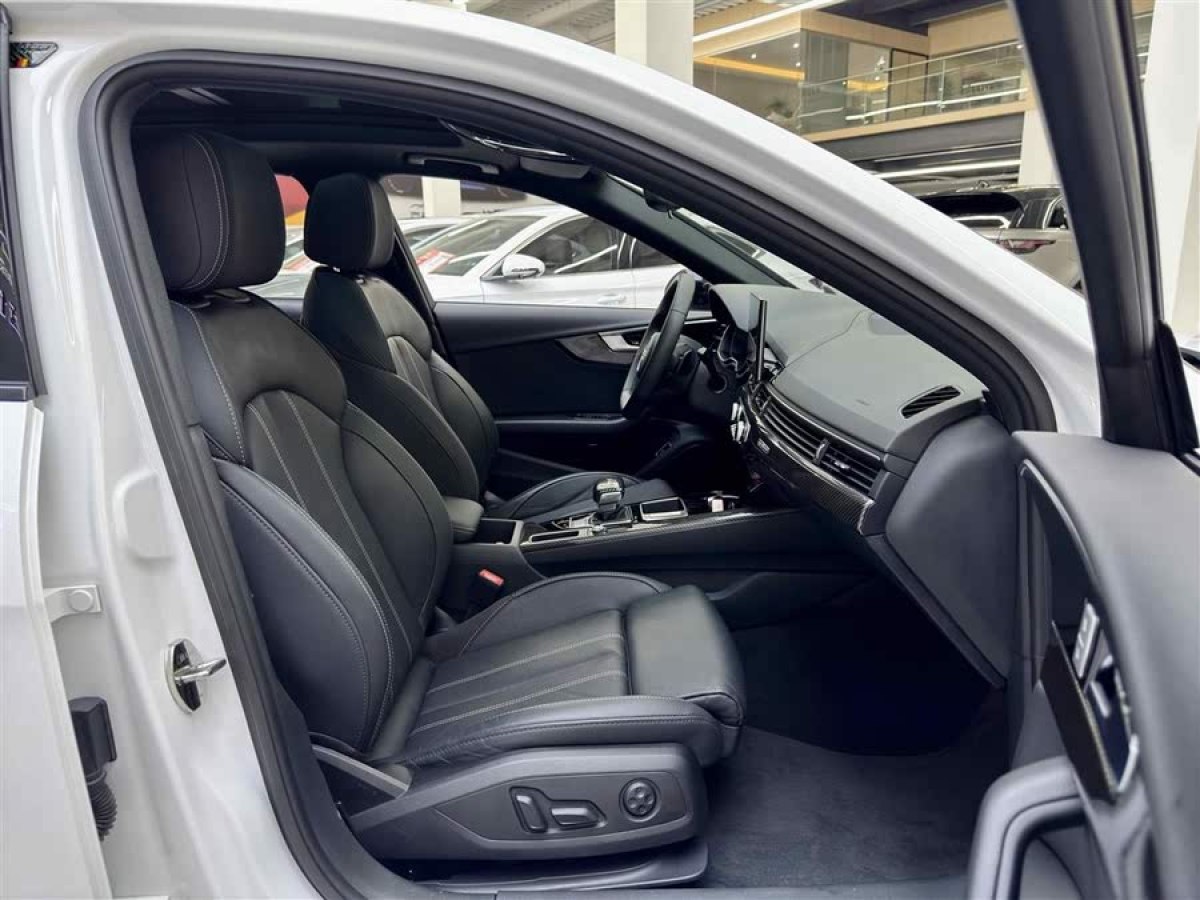 奧迪 奧迪A4L  2022款 45 TFSI quattro 臻選動感型圖片
