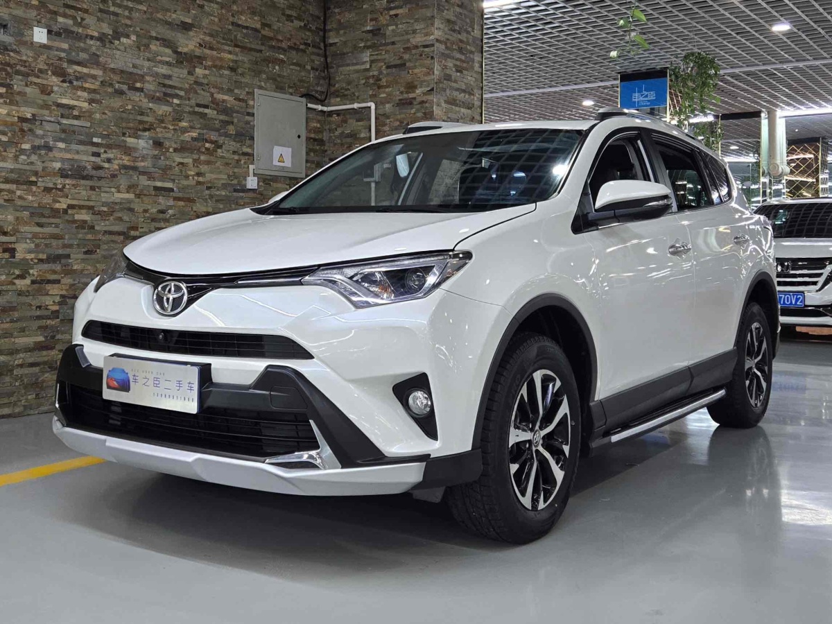 豐田 RAV4  2018款 榮放 2.0L CVT兩驅(qū)風(fēng)尚X版圖片