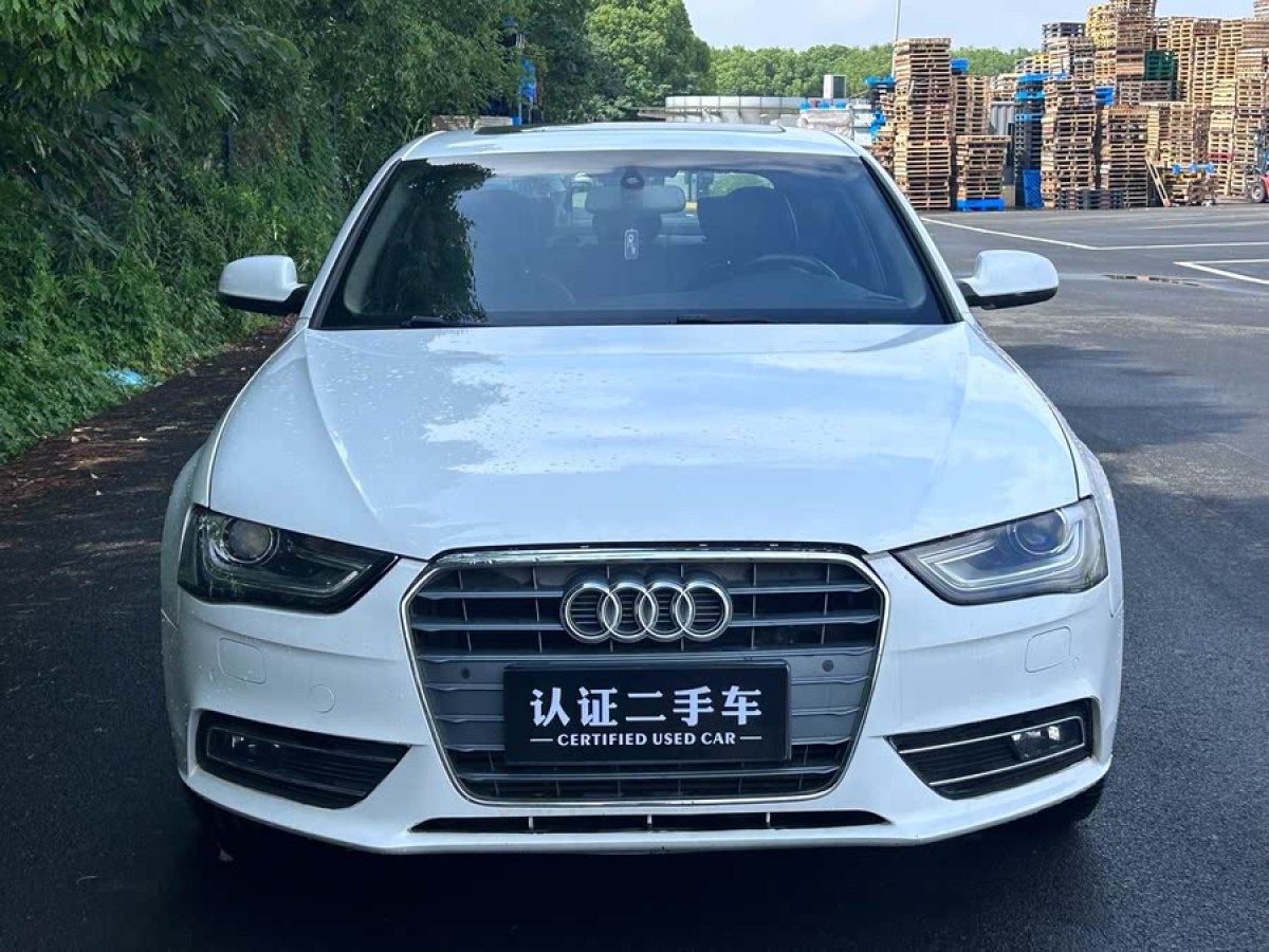奧迪 奧迪A4L  2012款 2.0 TFSI 自動(dòng)標(biāo)準(zhǔn)型圖片