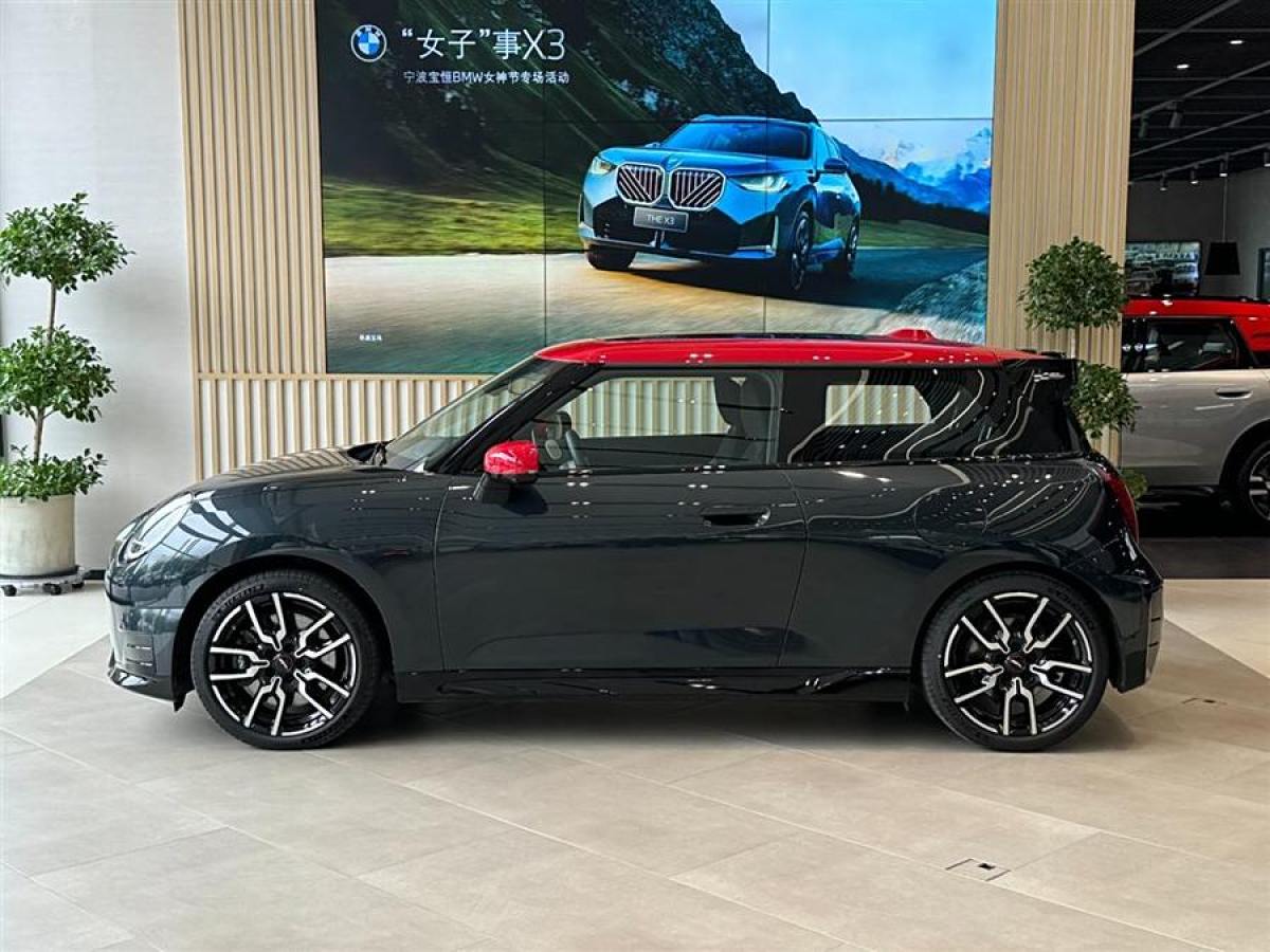 MINI 電動(dòng)MINI COOPER  2024款 452km COOPER SE 賽車手圖片