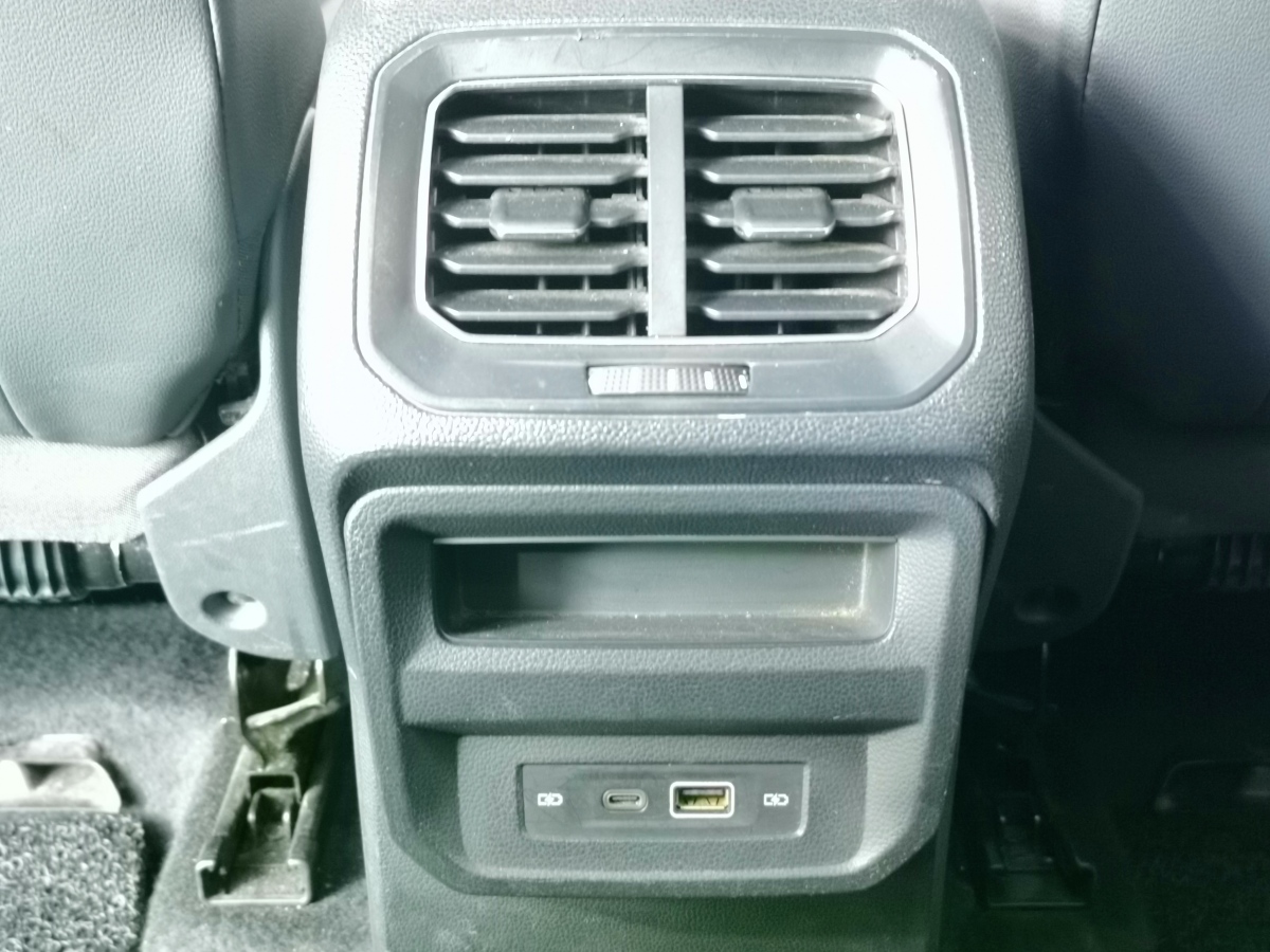 大眾 途觀L  2023款 改款 330TSI 自動兩驅(qū)舒享版圖片