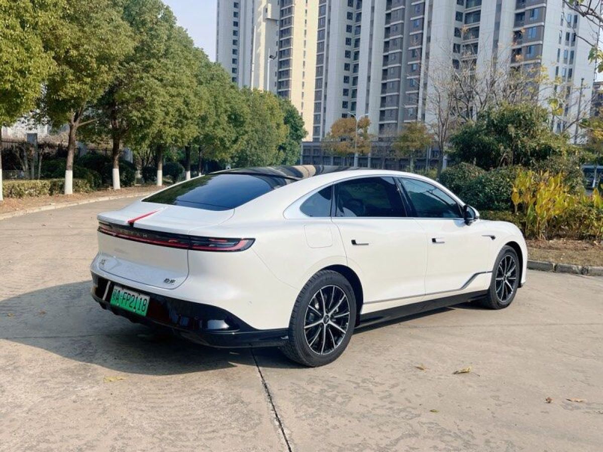 嵐圖 嵐圖追光  2024款 PHEV 四驅(qū)超長(zhǎng)續(xù)航旗艦版圖片