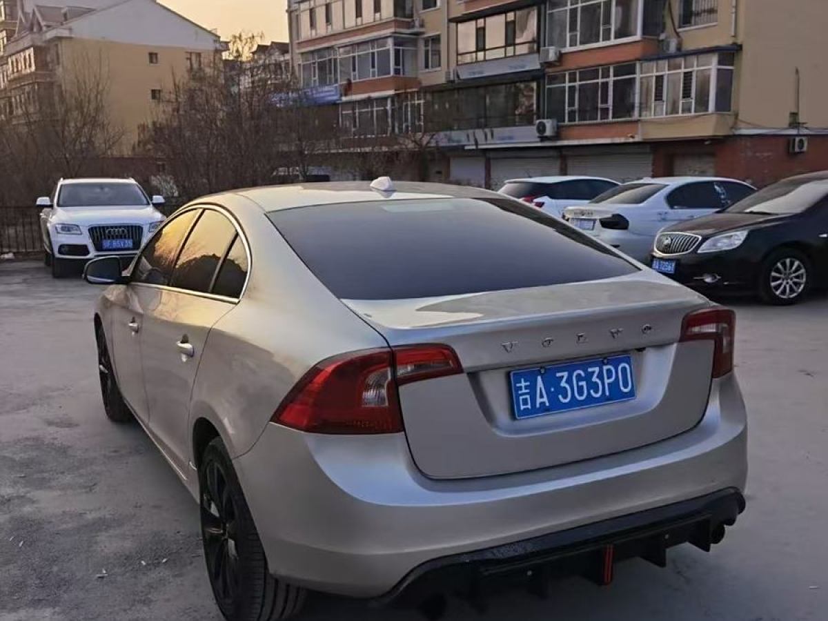 沃爾沃 S60L  2018款 T3 智進(jìn)進(jìn)取版圖片