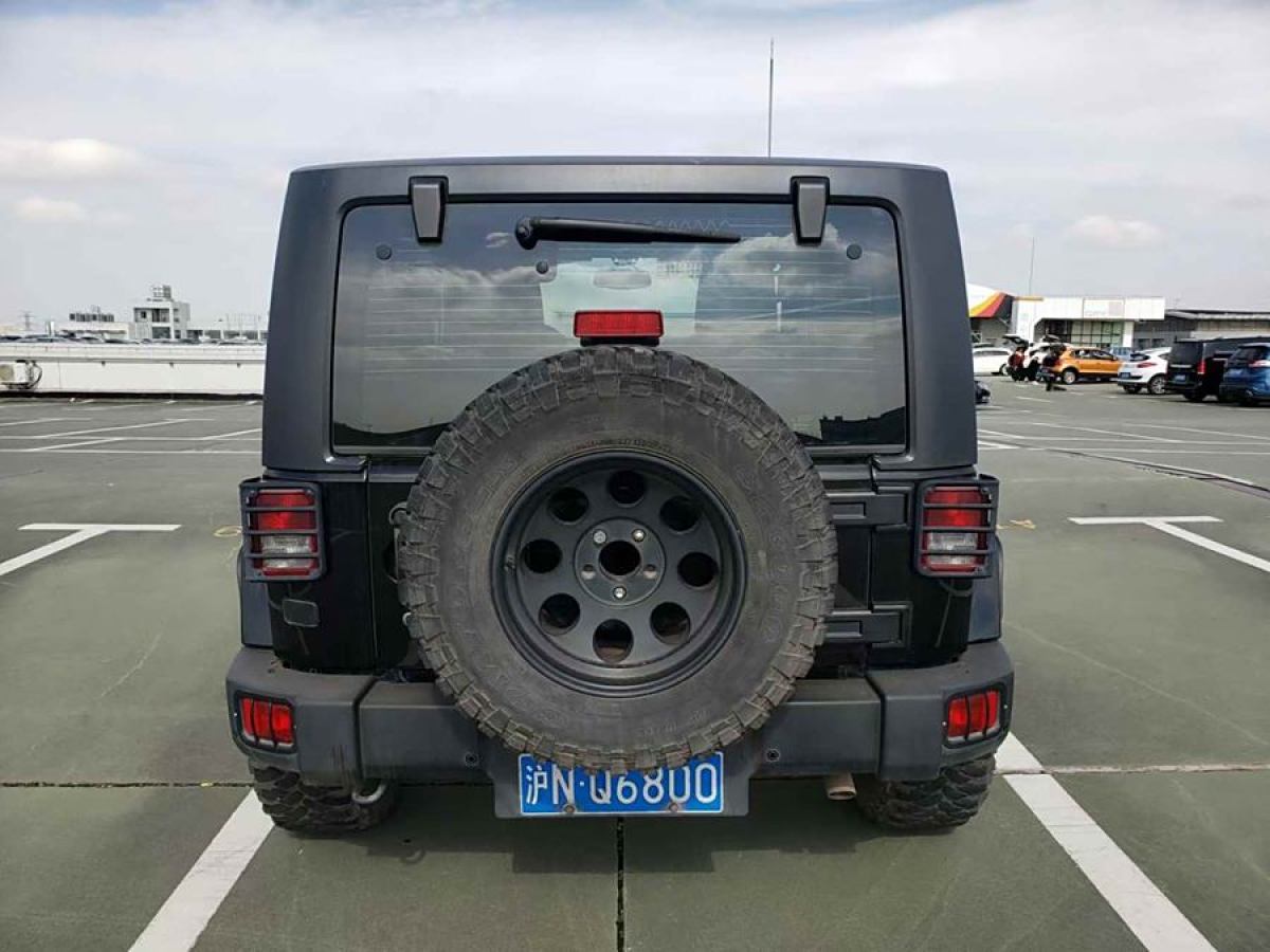 2013年8月Jeep 牧馬人  2013款 3.6L 兩門十周年紀念版