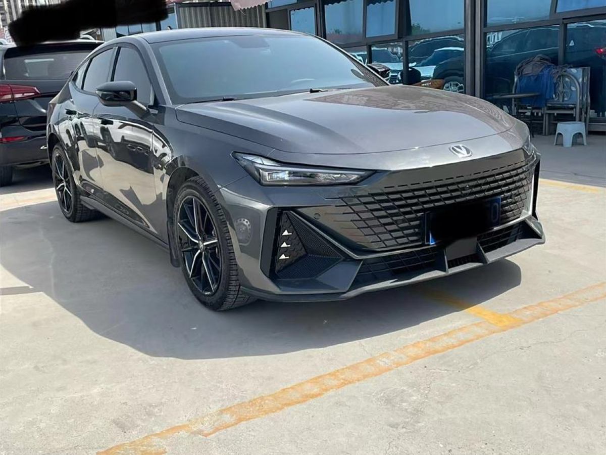 長(zhǎng)安 長(zhǎng)安UNI-V  2022款 1.5T 智慧領(lǐng)航型圖片