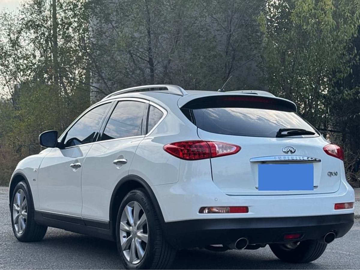 英菲尼迪 QX50  2013款 2.5L 四驅優(yōu)雅版圖片